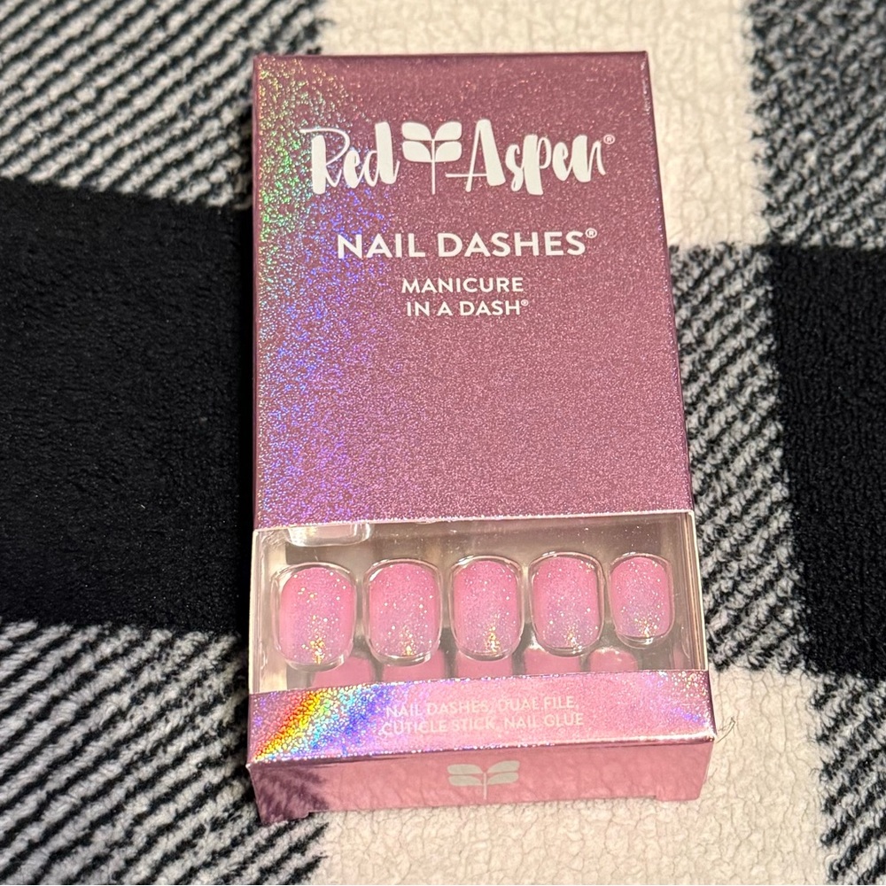 Red Aspen Nail Dashes